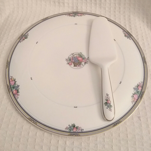 Christopher Stuart Bone China Cake Plate/Server - Picture 12 of 12